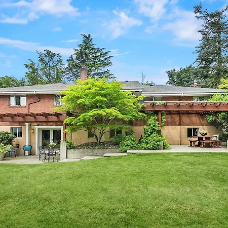 Ravenna Retreat - Free Parking - 1Gbps Fiber Wifi - Near Uw Apartamento
